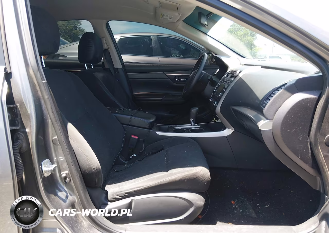 2015 Nissan Altima 2.5 S VIN:1N4AL3AP5FN396890 - 5