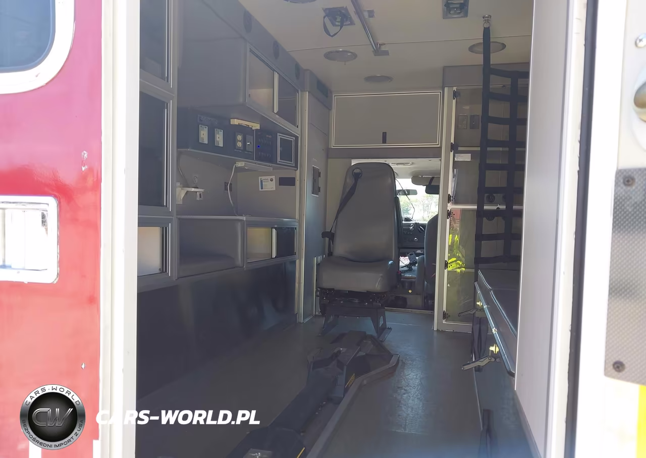 2011 Ford Econoline Commercial Cutaway VIN:1FDWE3FS2BDA45549 - 6