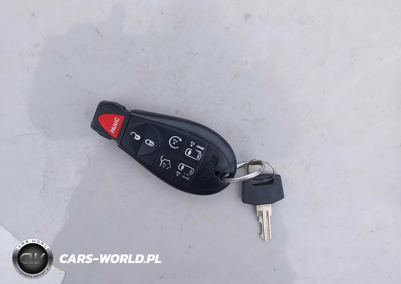 2015 Chrysler Town & Country S VIN:2C4RC1HG4FR710734 - 11