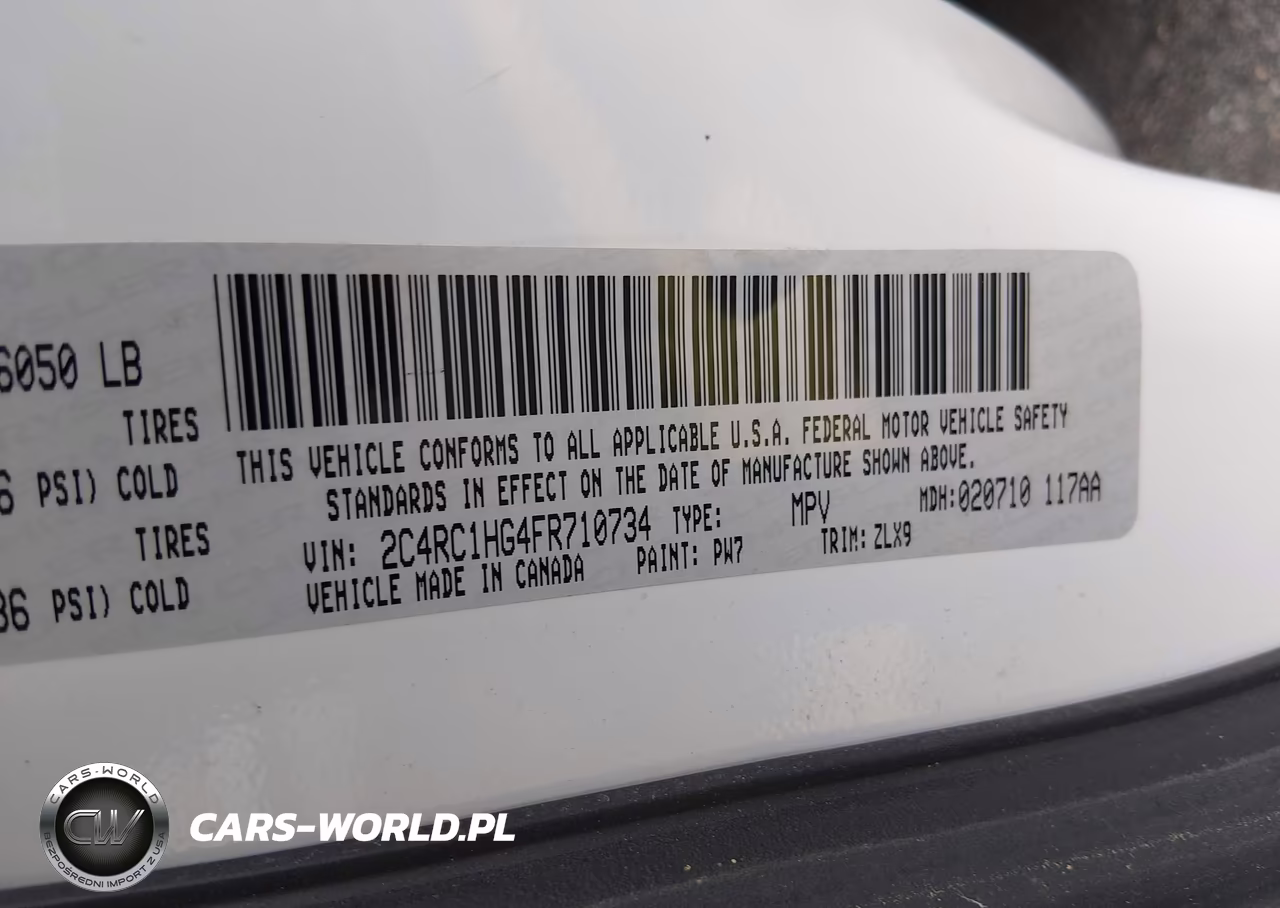 2015 Chrysler Town & Country S VIN:2C4RC1HG4FR710734 - 9