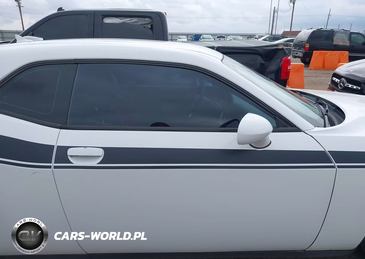 2016 Dodge Challenger R-T Plus VIN:2C3CDZBT0GH142968 - 13