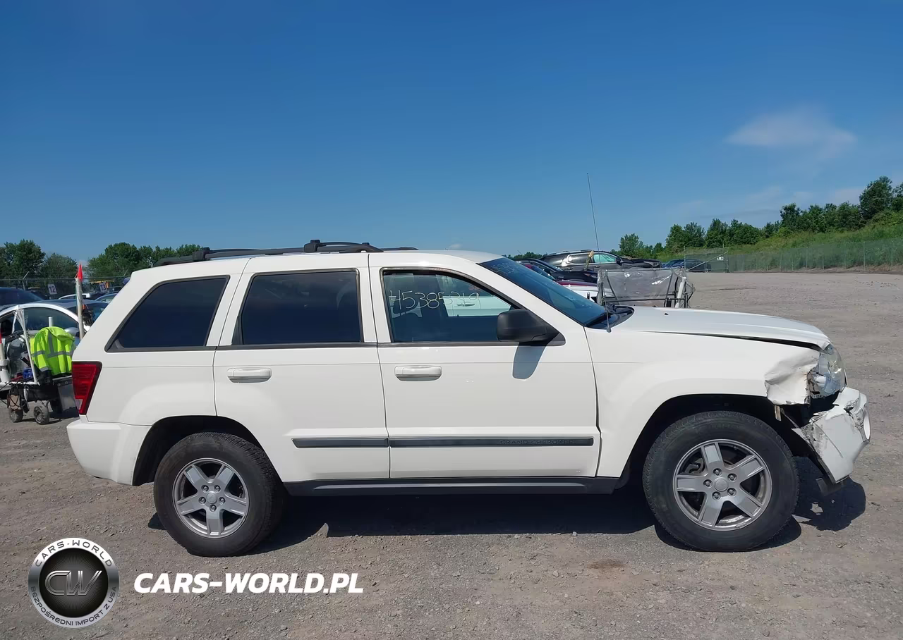 2007 Jeep Grand Cherokee Laredo VIN:1J8GR48K27C682768 - 13