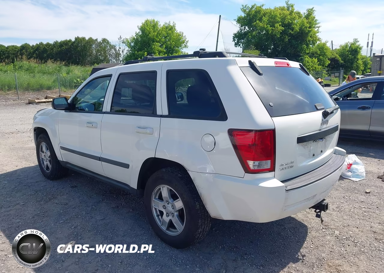 2007 Jeep Grand Cherokee Laredo VIN:1J8GR48K27C682768 - 3