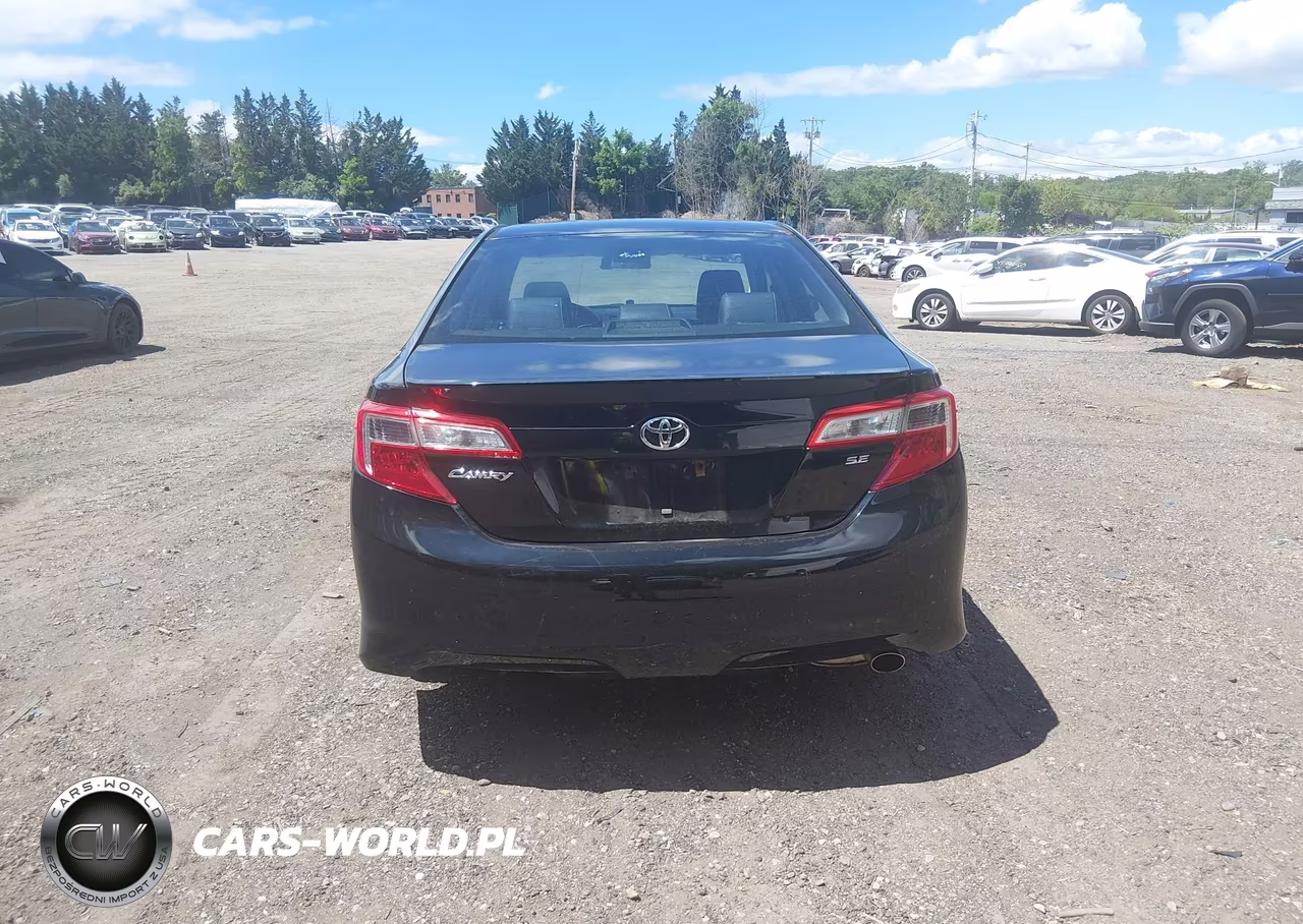 2014 Toyota Camry Se VIN:4T1BF1FK1EU744160 - 16