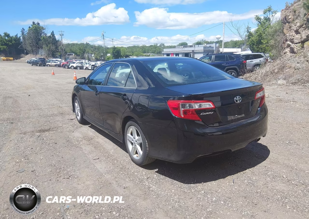 2014 Toyota Camry Se VIN:4T1BF1FK1EU744160 - 3