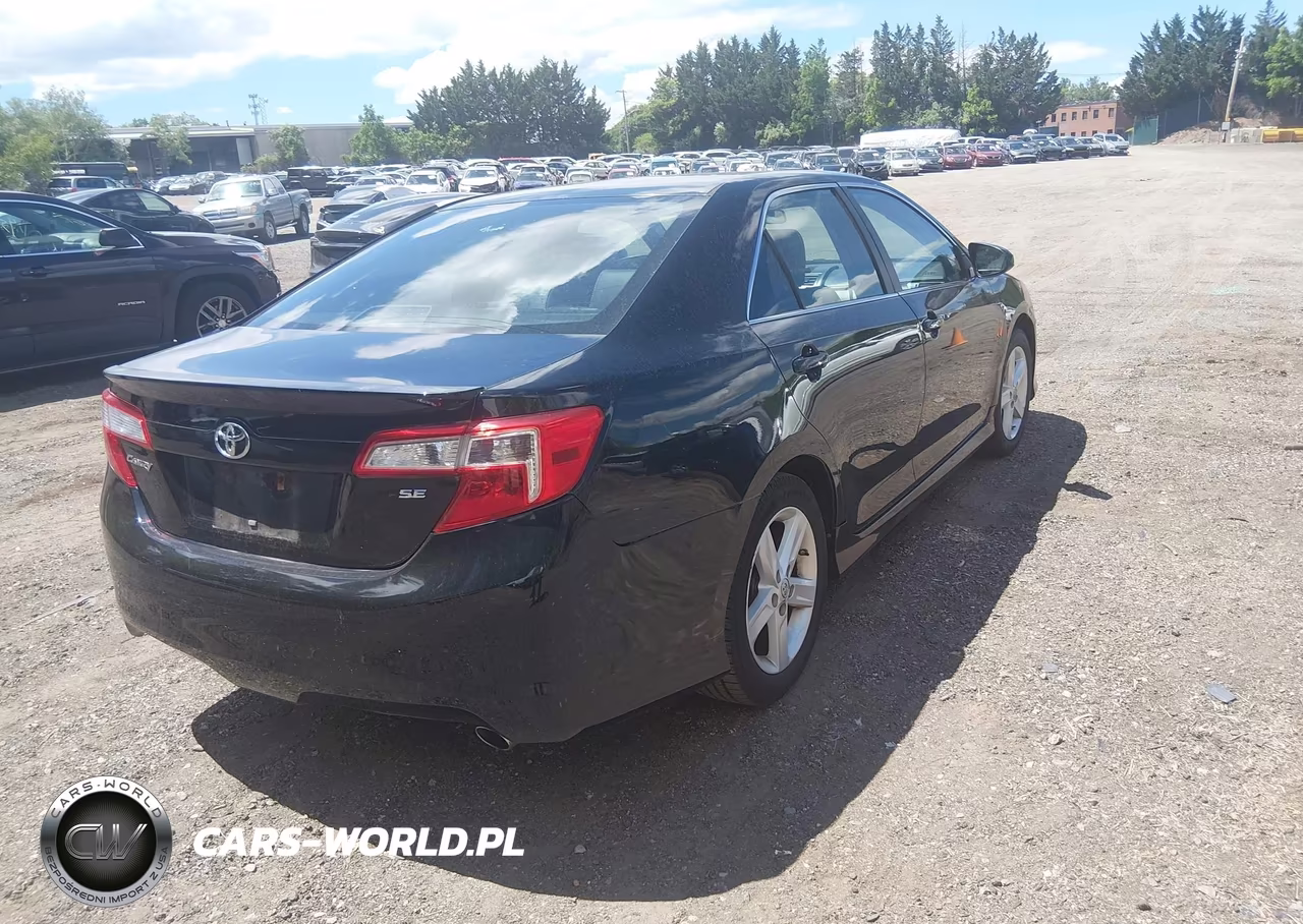2014 Toyota Camry Se VIN:4T1BF1FK1EU744160 - 4