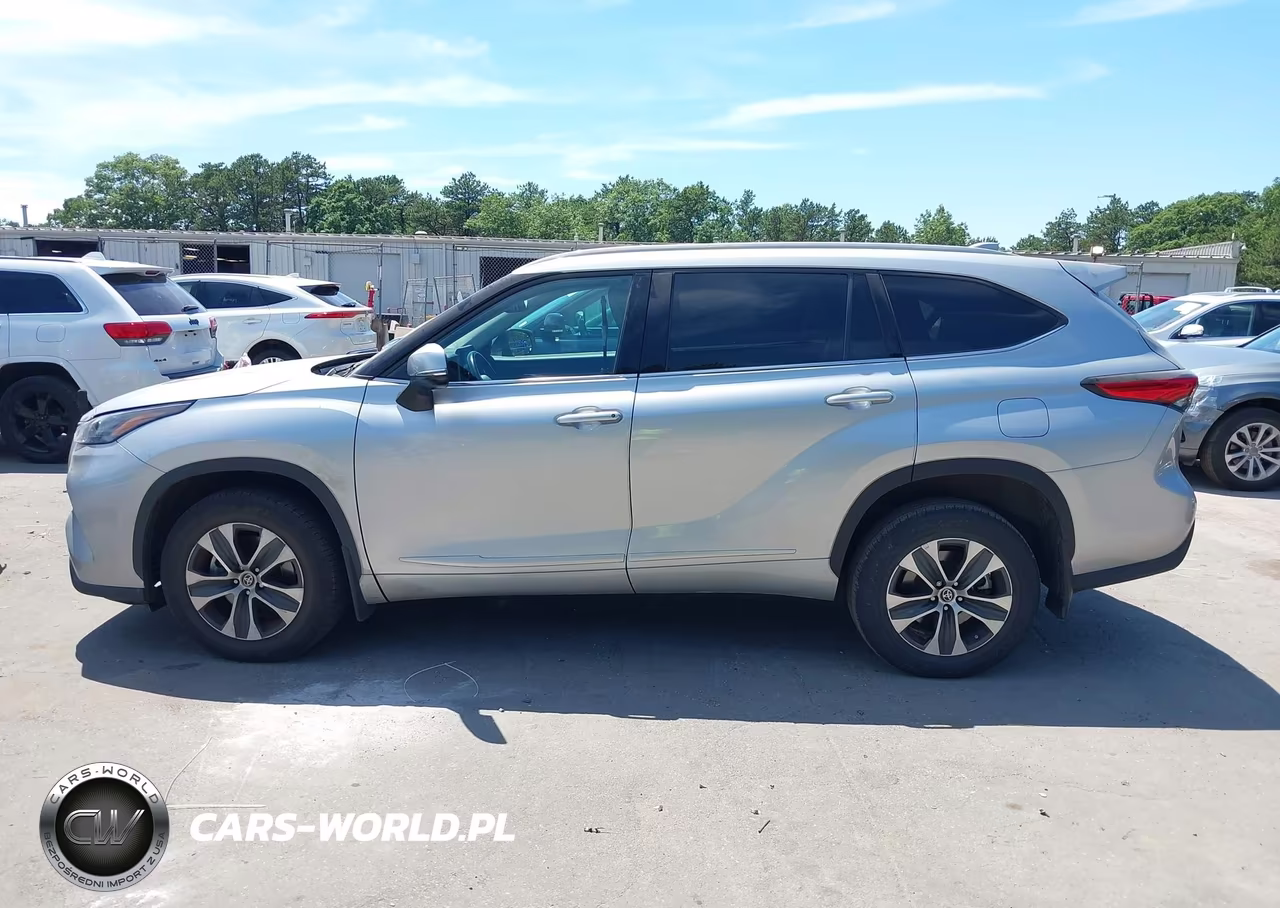 2022 Toyota Highlander Xle VIN:5TDGZRBH6NS586042 - 14