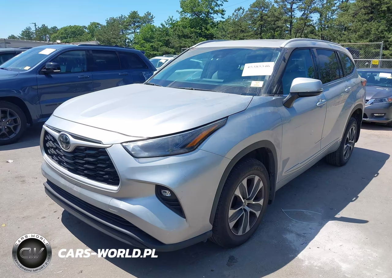 2022 Toyota Highlander Xle VIN:5TDGZRBH6NS586042 - 2
