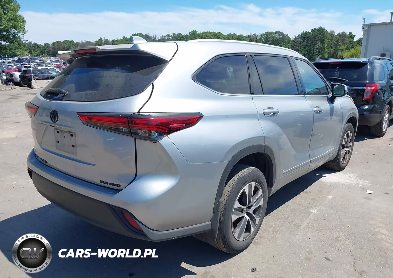 2022 Toyota Highlander Xle VIN:5TDGZRBH6NS586042 - 4