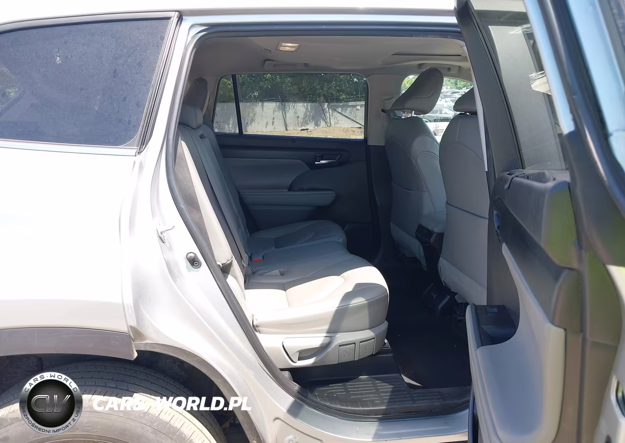 2022 Toyota Highlander Xle VIN:5TDGZRBH6NS586042 - 8