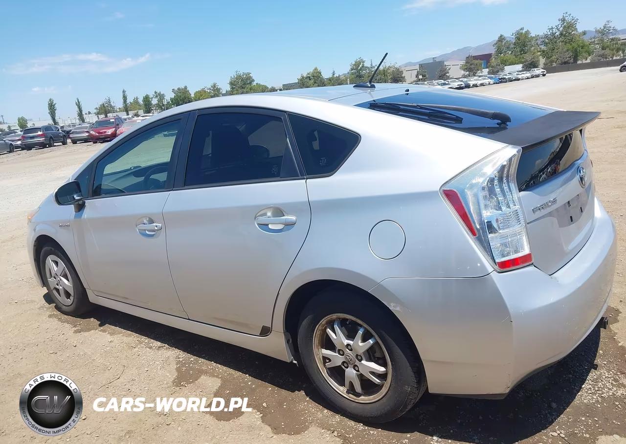 2011 Toyota Prius Three VIN:JTDKN3DU3B0255382 - 14