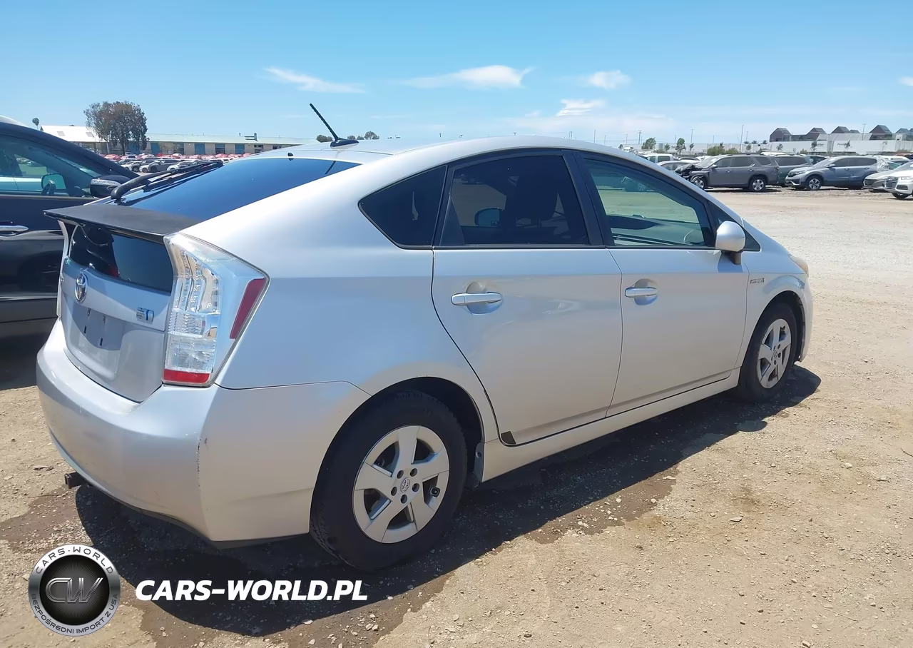 2011 Toyota Prius Three VIN:JTDKN3DU3B0255382 - 4