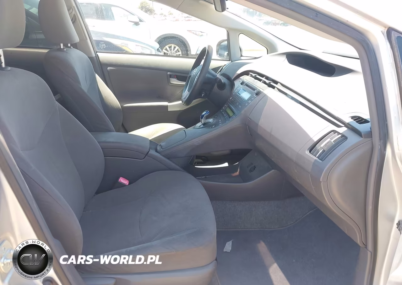 2011 Toyota Prius Three VIN:JTDKN3DU3B0255382 - 5