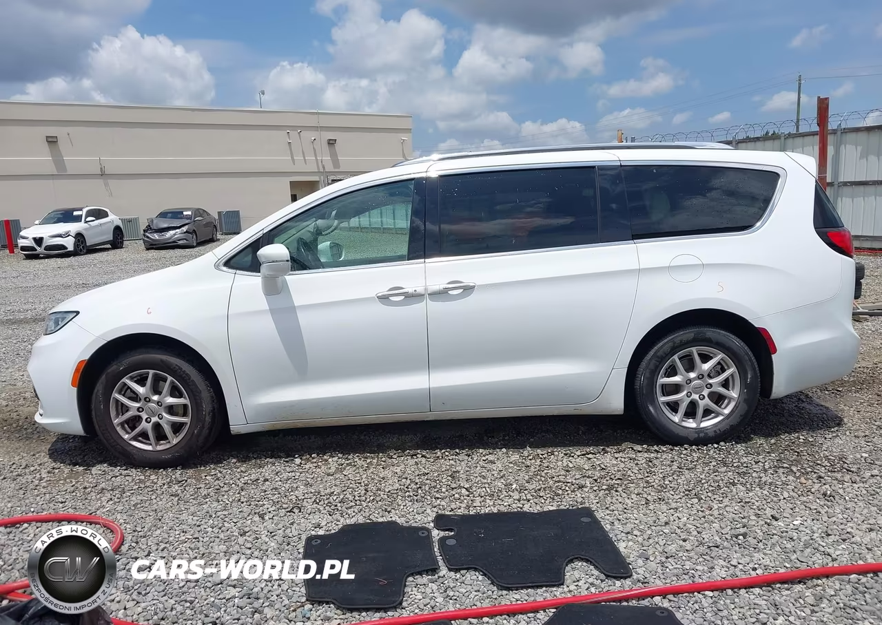 2021 Chrysler Pacifica Touring L VIN:2C4RC1BG0MR542130 - 14