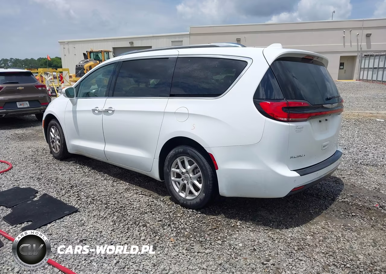 2021 Chrysler Pacifica Touring L VIN:2C4RC1BG0MR542130 - 3