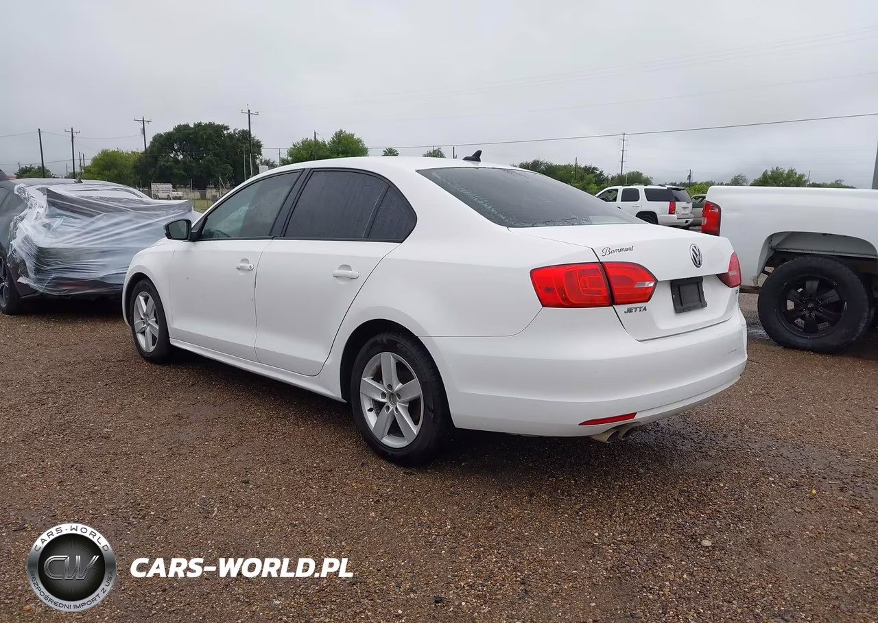 2012 Volkswagen Jetta Sedan VIN:3VWLL7AJ4CM370662 - 3