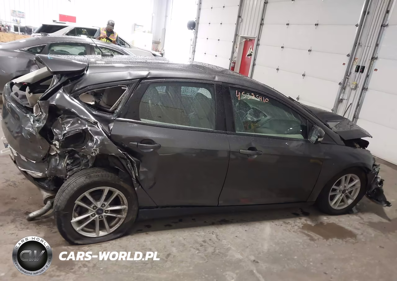 2017 Ford Focus Se VIN:1FADP3K2XHL247913 - 12