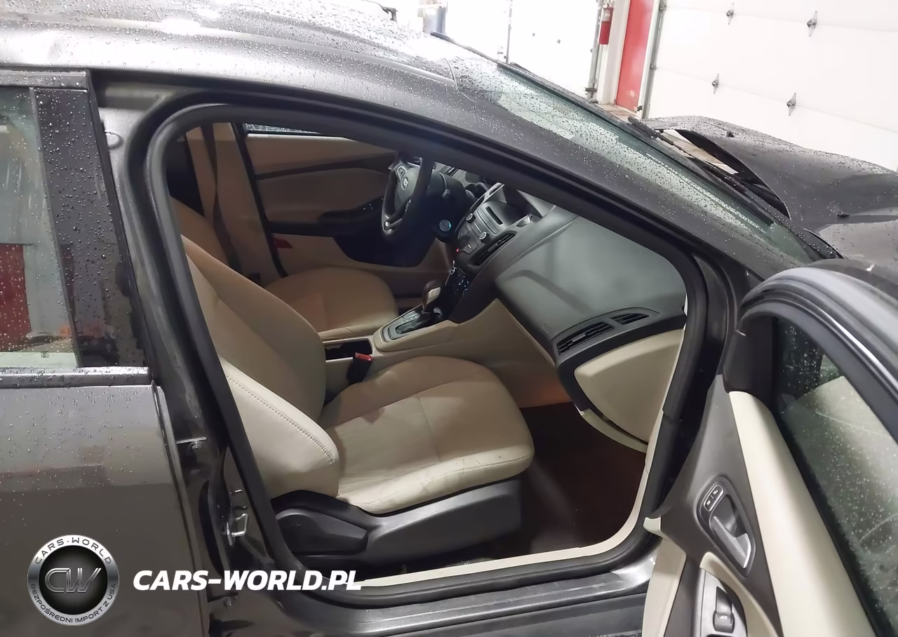 2017 Ford Focus Se VIN:1FADP3K2XHL247913 - 5