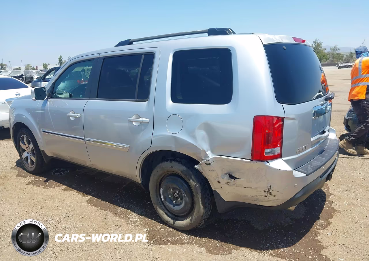 2012 Honda Pilot Touring VIN:5FNYF4H96CB054114 - 3