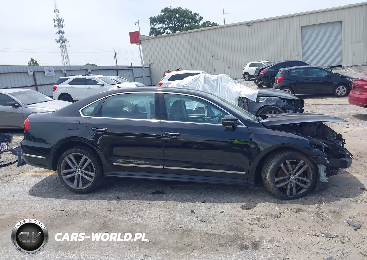 2017 Volkswagen Passat 1.8T R-Line VIN:1VWDT7A31HC040928 - 12
