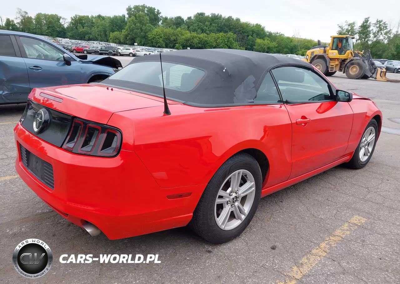 2013 Ford Mustang V6 VIN:1ZVBP8EMXD5219746 - 4