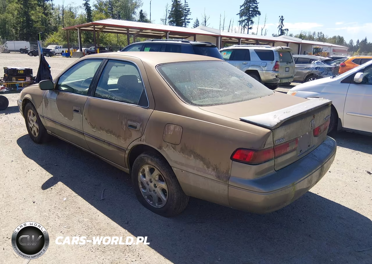1999 Toyota Camry Le VIN:JT2BG22KXX0353623 - 3