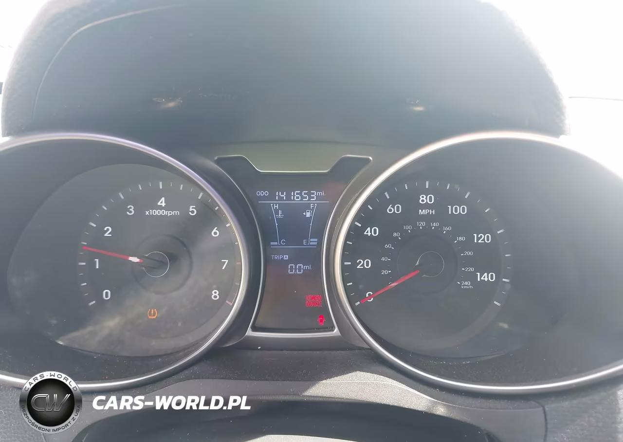 2012 Hyundai Veloster Base W-Black VIN:KMHTC6ADXCU020709 - 7