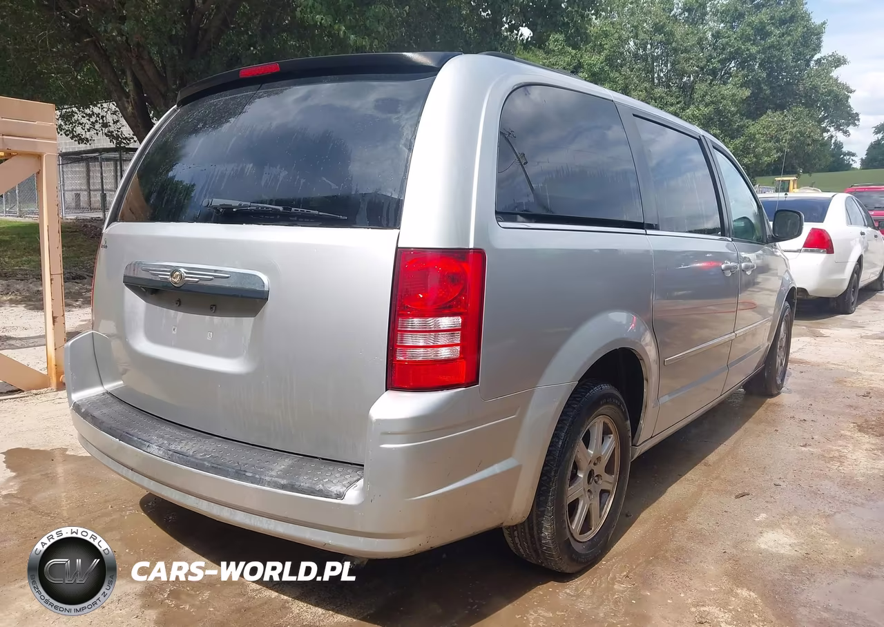 2010 Chrysler Town & Country Touring VIN:2A4RR5D13AR368851 - 4