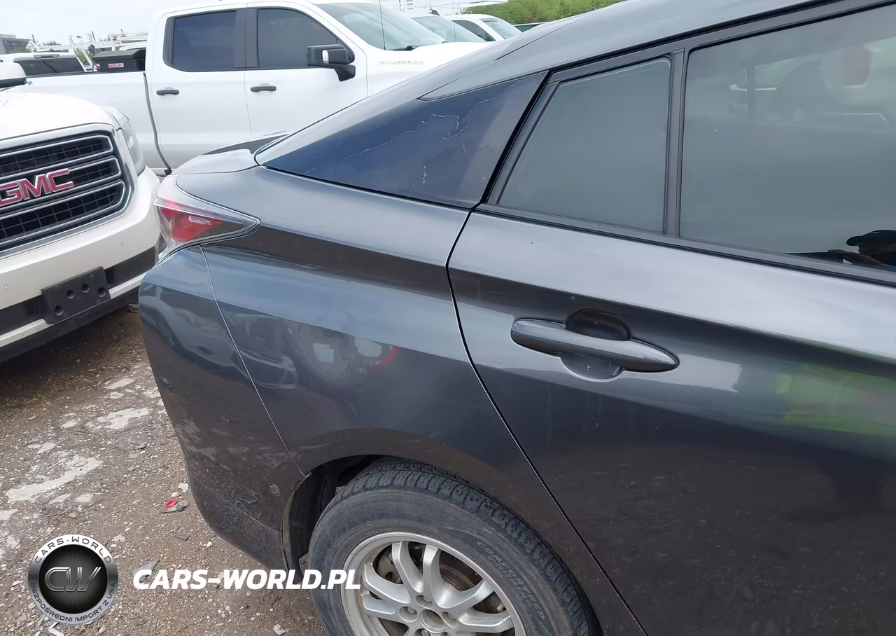 2017 Toyota Prius Four VIN:JTDKARFU5H3047779 - 17