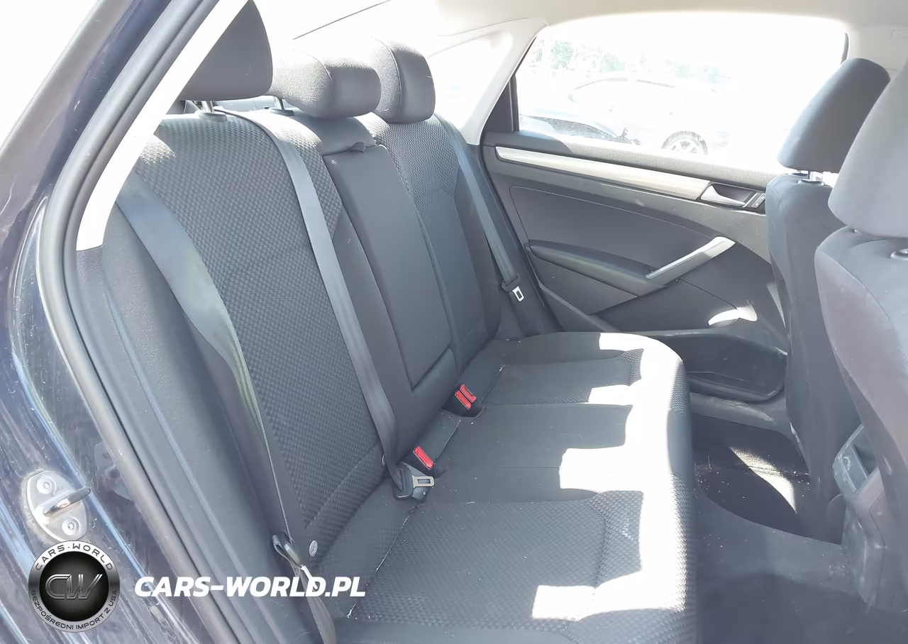 2015 Volkswagen Passat 1.8T S VIN:1VWAT7A32FC004522 - 8