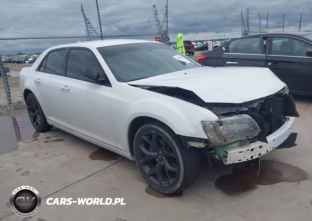 2023 Chrysler 300 Touring – zdjęcie 1 z 16