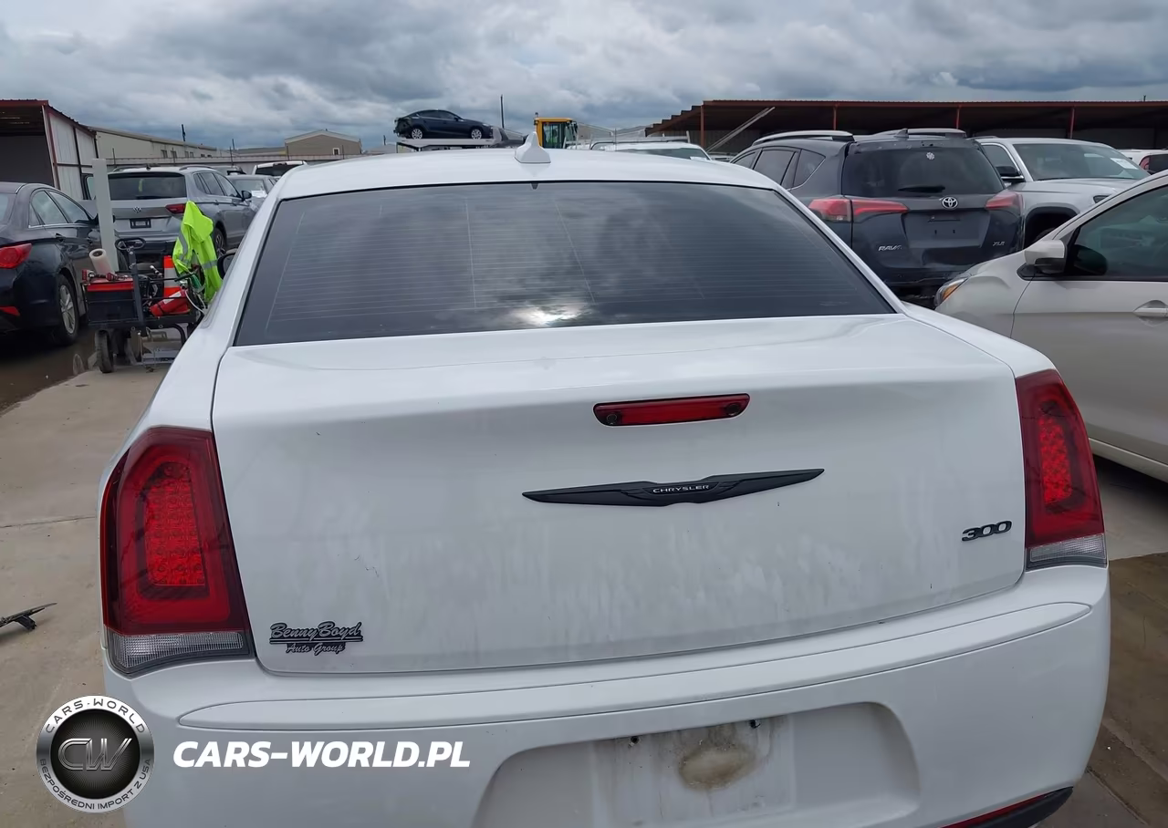 2023 Chrysler 300 Touring VIN:2C3CCAAG9PH577495 - 16