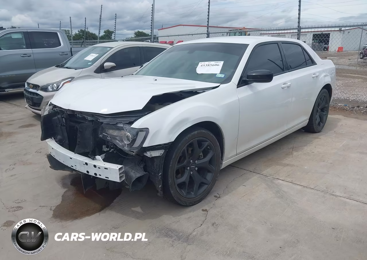2023 Chrysler 300 Touring VIN:2C3CCAAG9PH577495 - 2