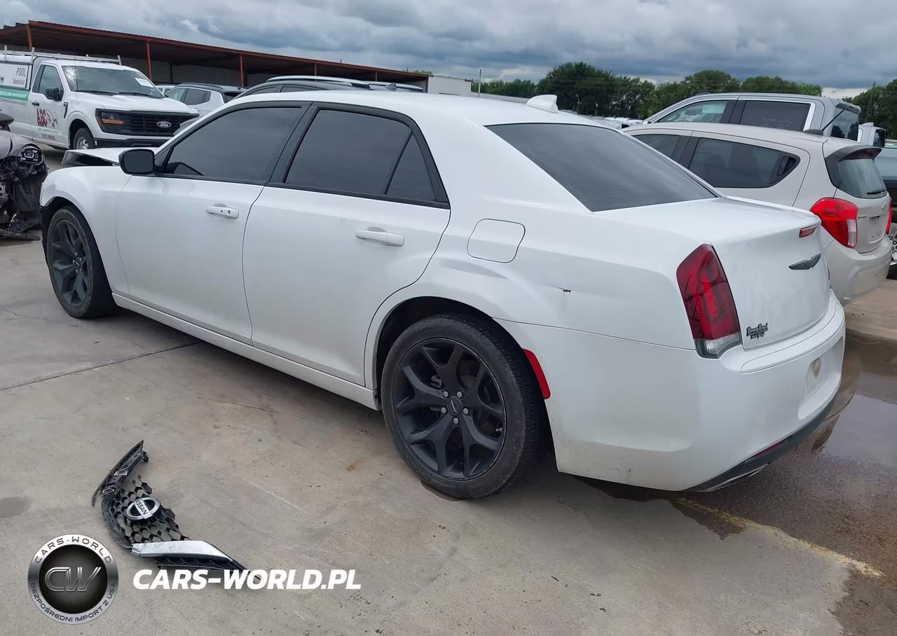 2023 Chrysler 300 Touring VIN:2C3CCAAG9PH577495 - 3