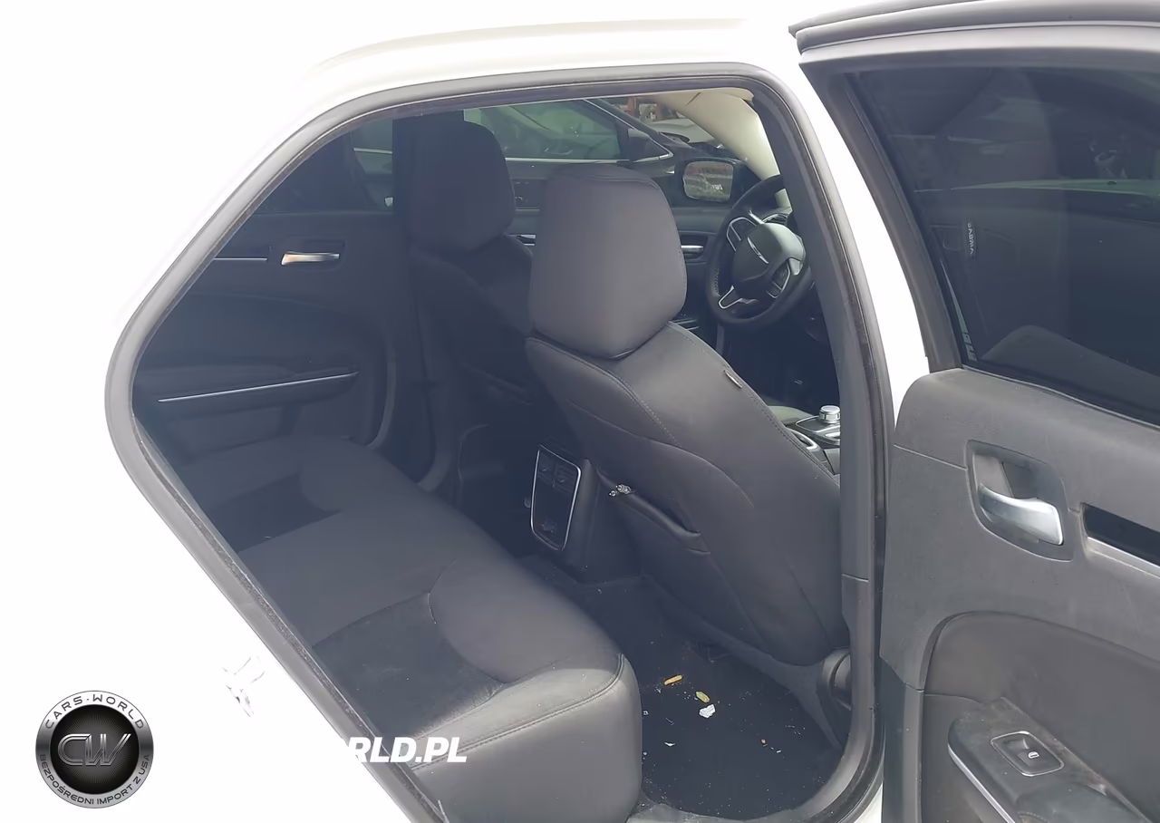 2023 Chrysler 300 Touring VIN:2C3CCAAG9PH577495 - 8