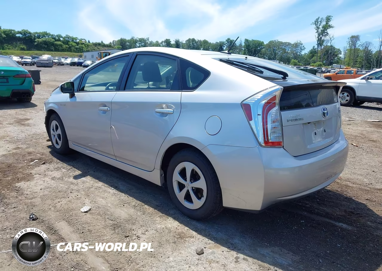 2015 Toyota Prius Four VIN:JTDKN3DU1F1881660 - 3