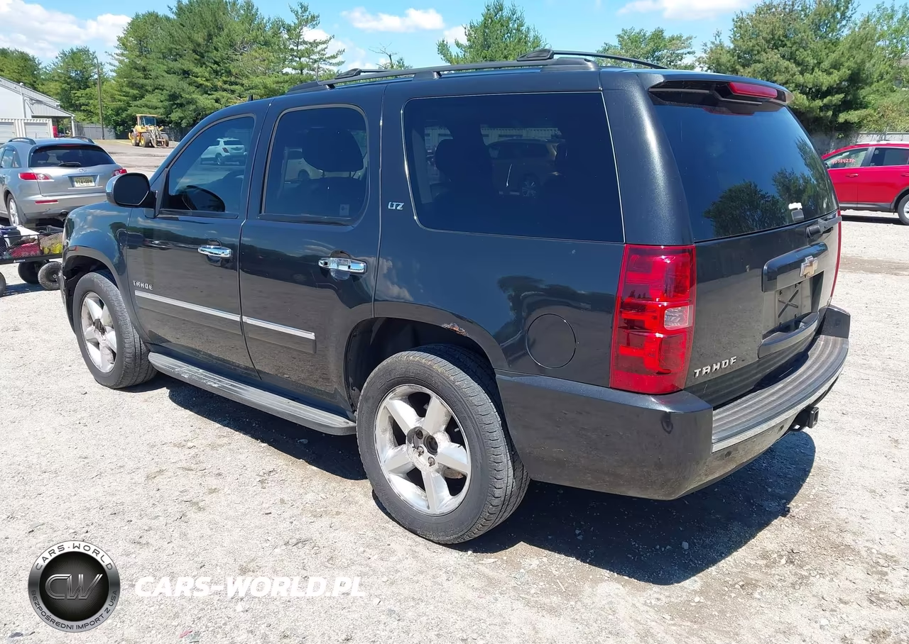 2010 Chevrolet Tahoe Ltz VIN:1GNUKCE05AR160711 - 3