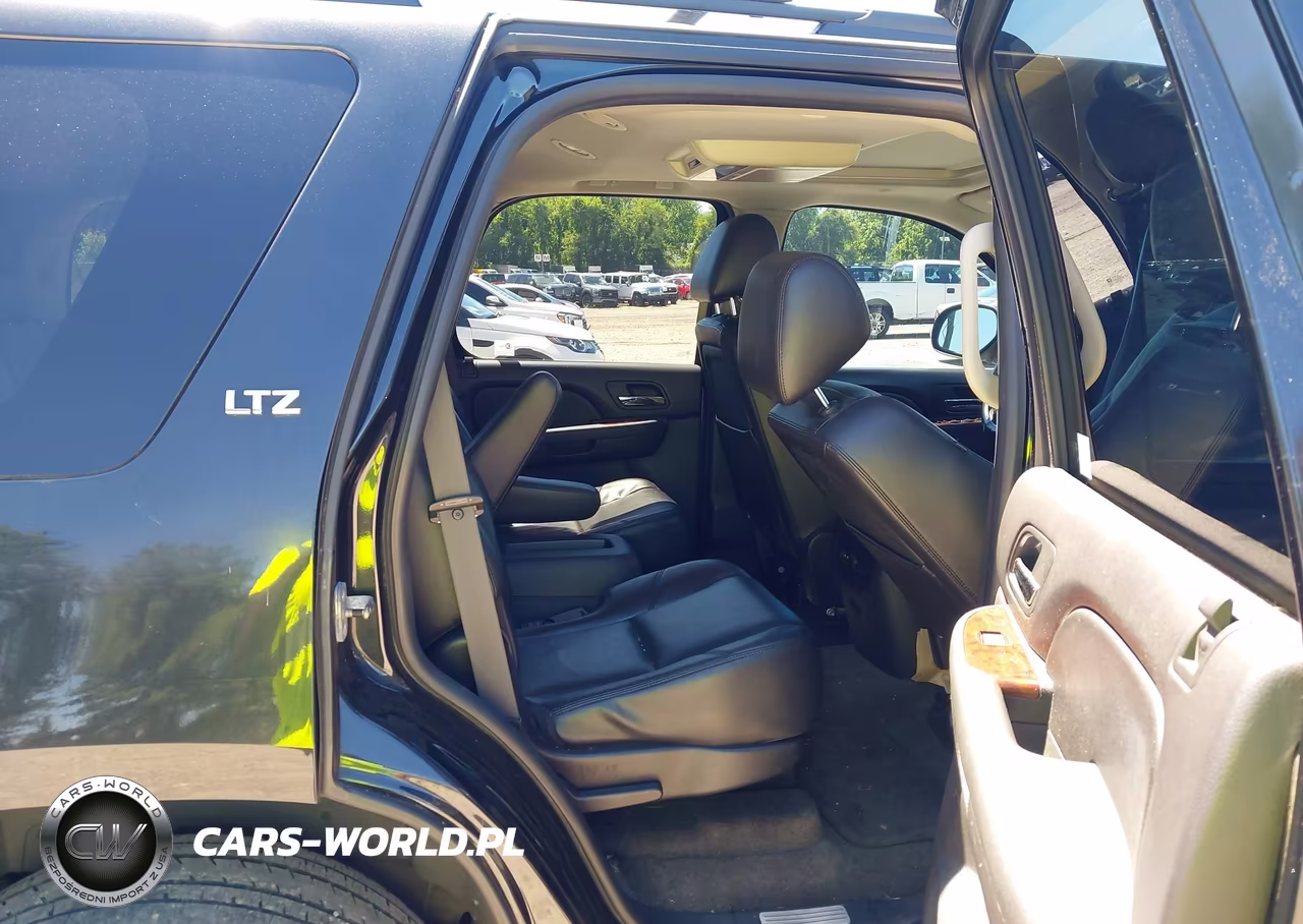2010 Chevrolet Tahoe Ltz VIN:1GNUKCE05AR160711 - 8