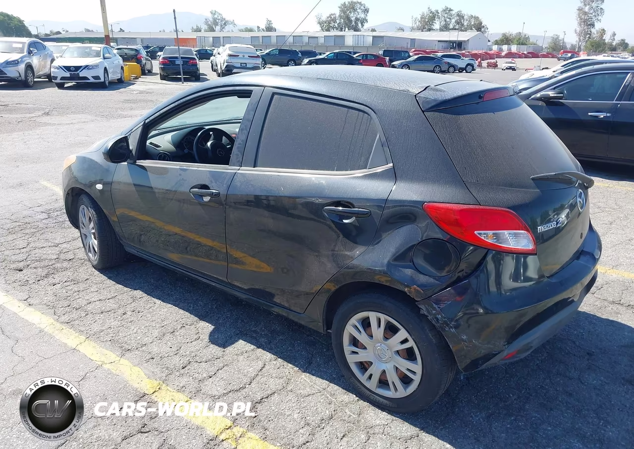 2014 Mazda Mazda2 Sport VIN:JM1DE1KZXE0184780 - 3