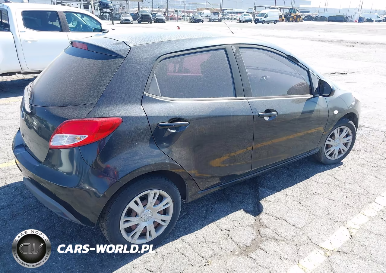 2014 Mazda Mazda2 Sport VIN:JM1DE1KZXE0184780 - 4