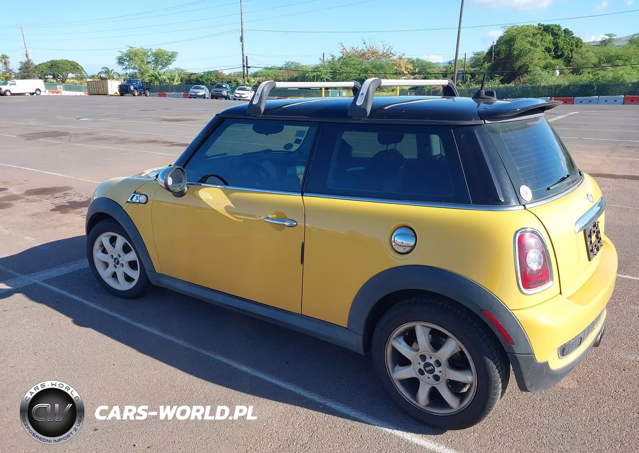 2007 Mini Cooper S VIN:WMWMF73577TT85935 - 3