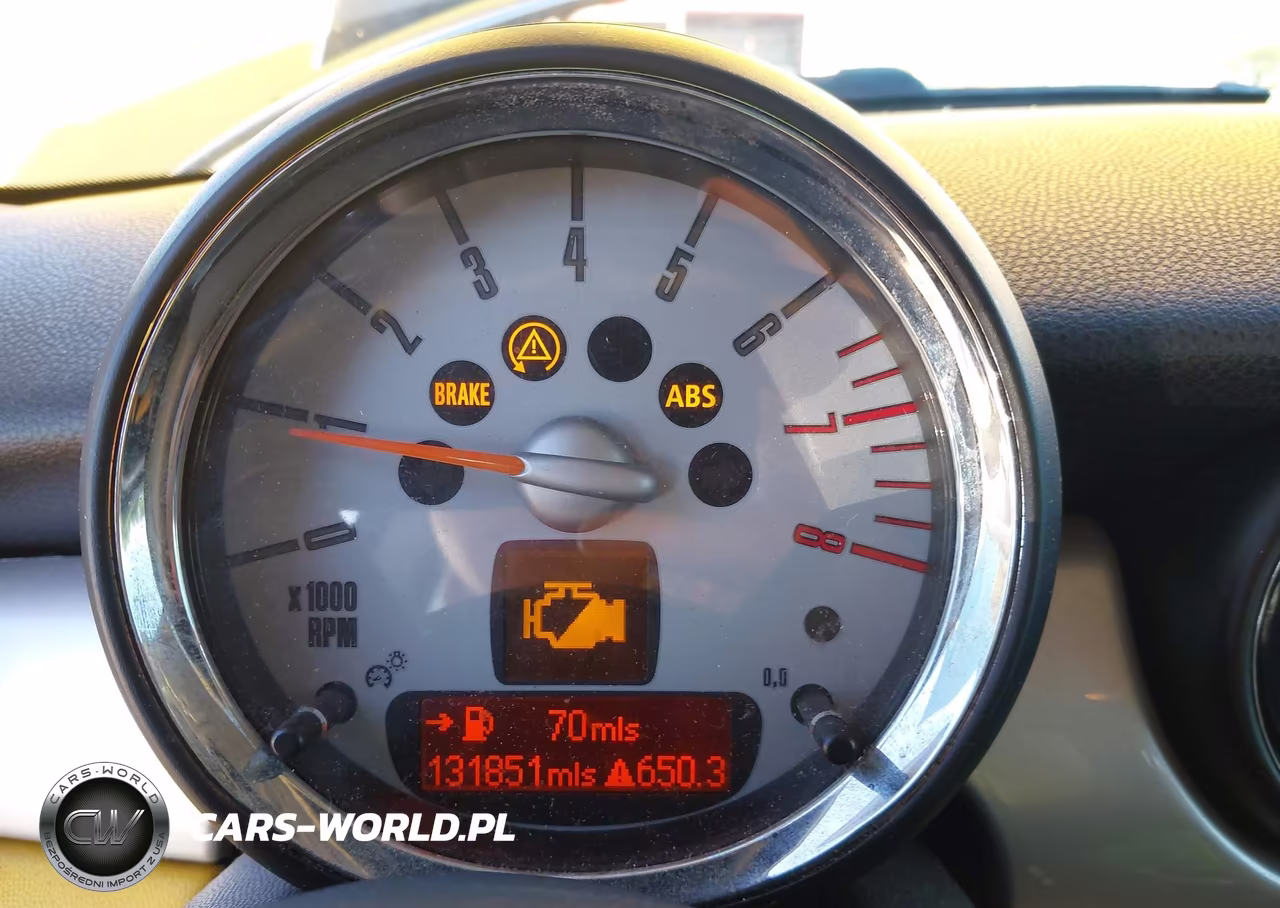 2007 Mini Cooper S VIN:WMWMF73577TT85935 - 7