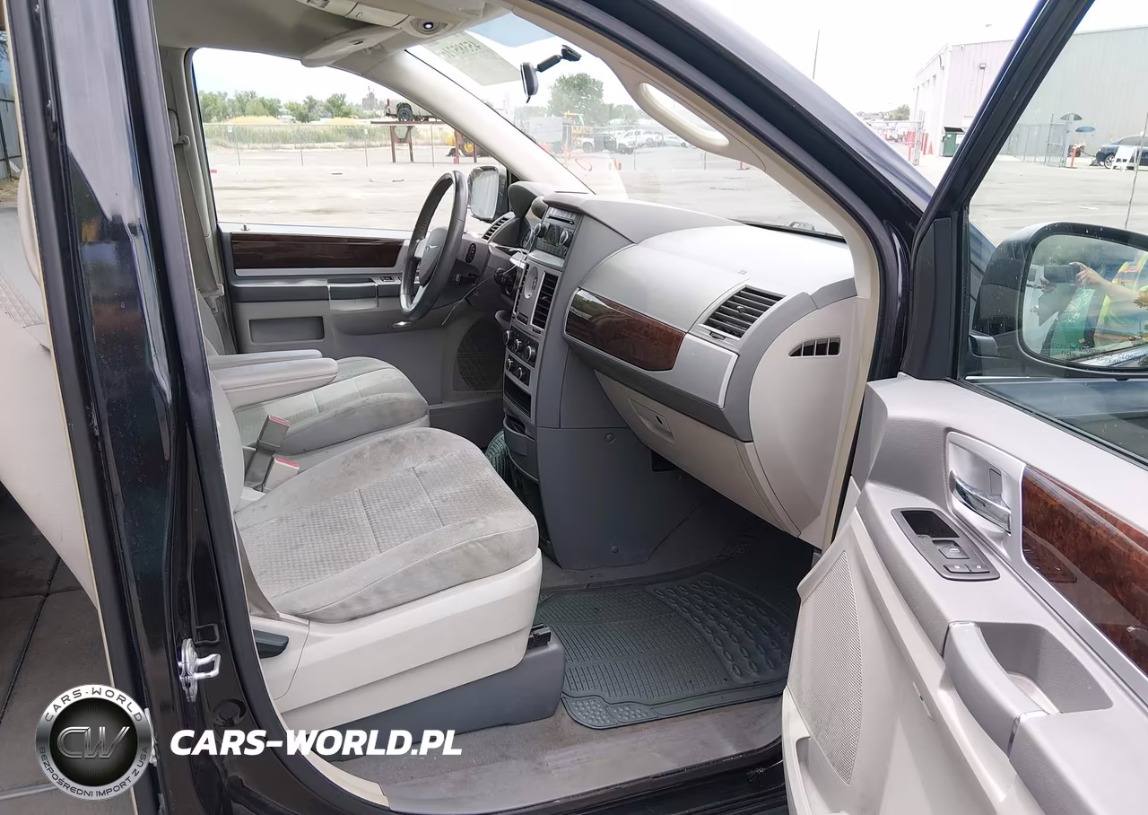 2009 Chrysler Town & Country Touring VIN:2A8HR54179R678846 - 5
