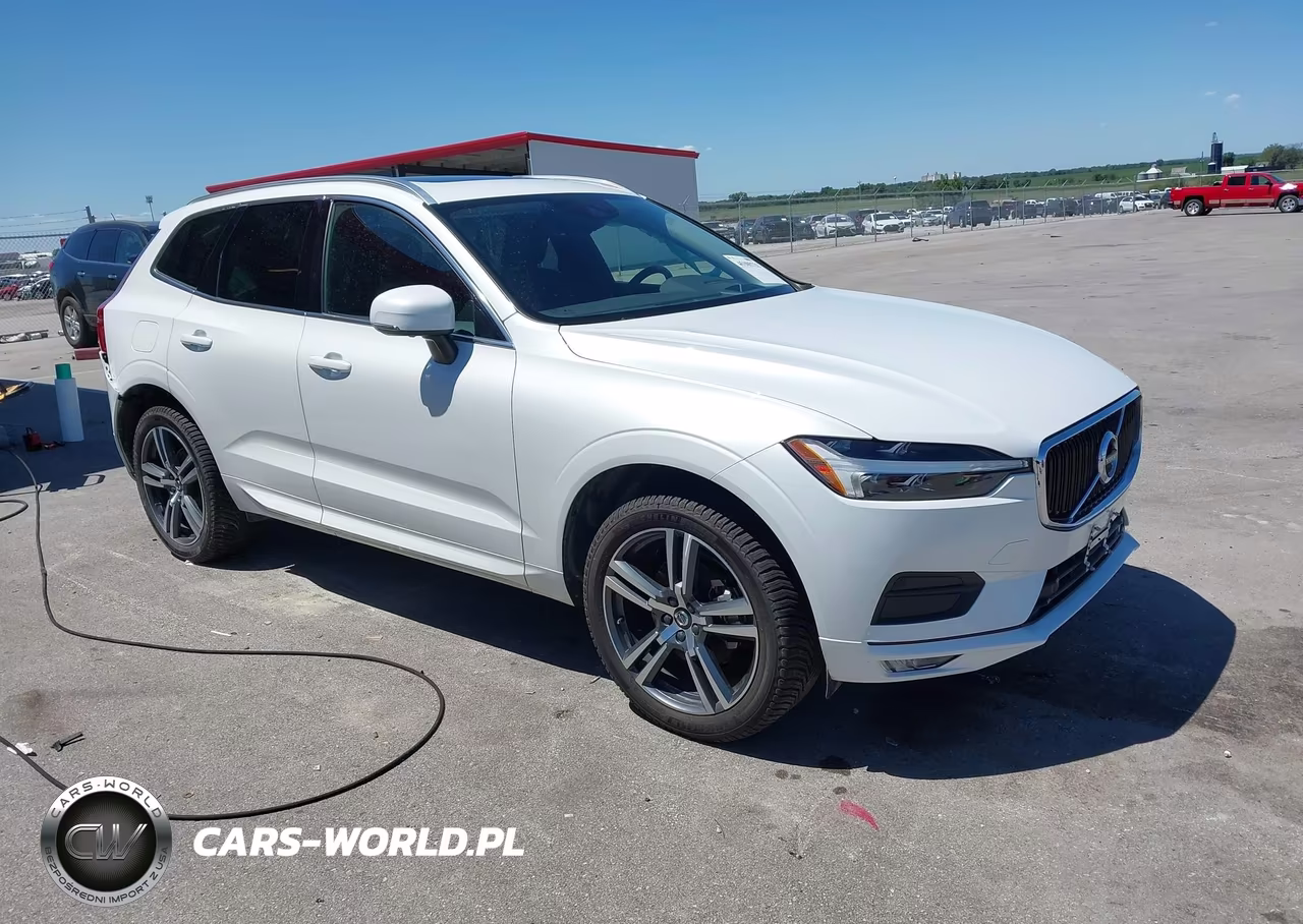 2021 Volvo Xc60 T5 Momentum – zdjęcie 1 z 17