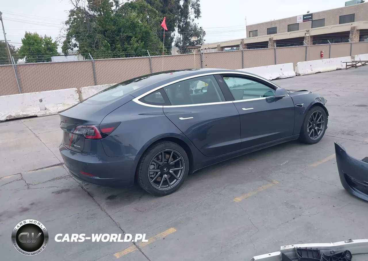2018 Tesla Model 3 Long Range-Performance VIN:5YJ3E1EB6JF089834 - 4