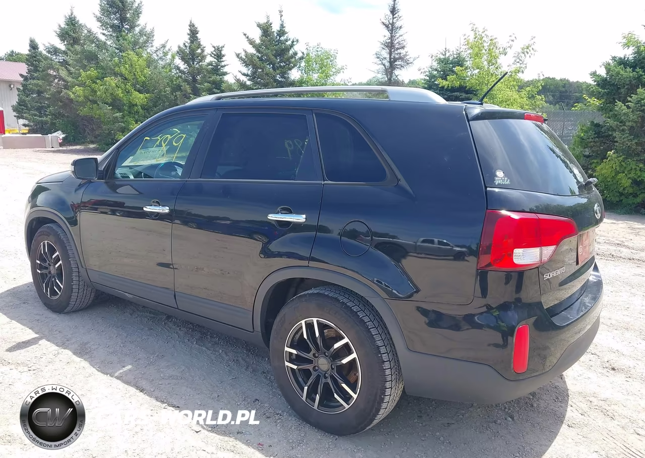 2015 Kia Sorento Lx VIN:5XYKT3A68FG570075 - 3