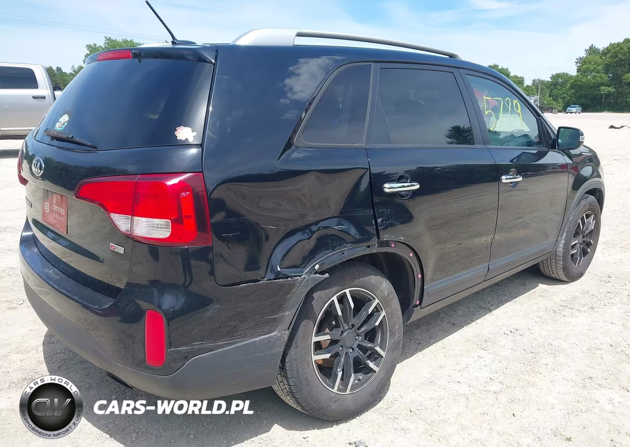 2015 Kia Sorento Lx VIN:5XYKT3A68FG570075 - 4