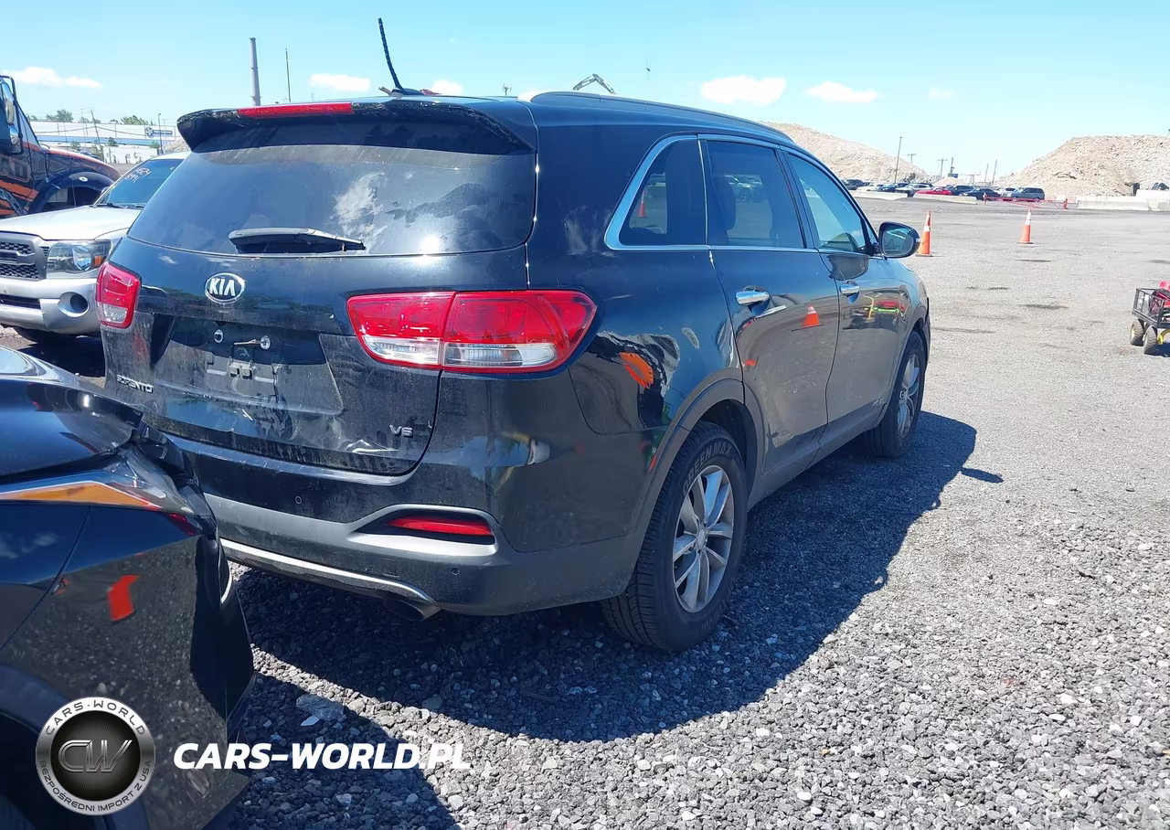 2017 Kia Sorento 3.3L Lx VIN:5XYPGDA56HG221930 - 4