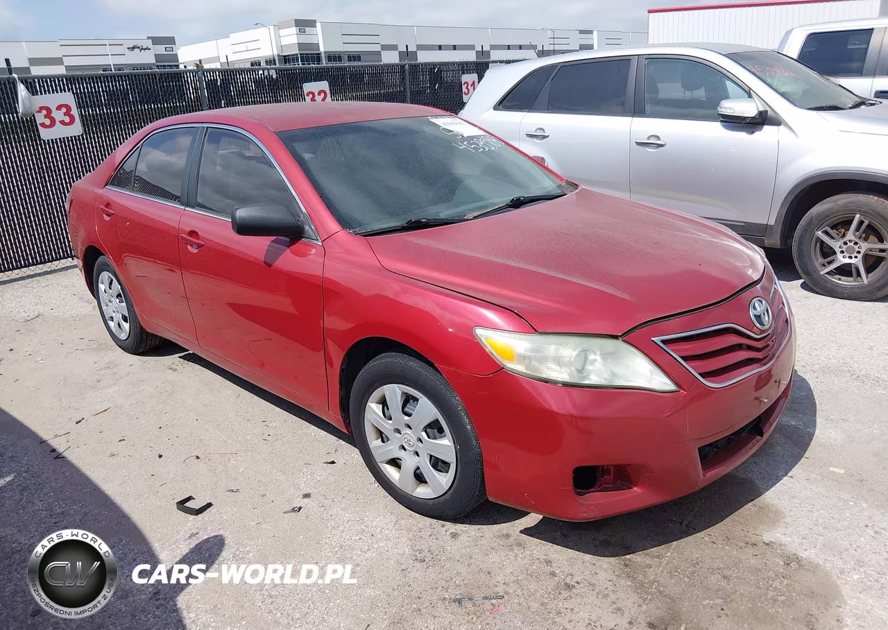 2010 Toyota Camry Le – zdjęcie 1 z 11