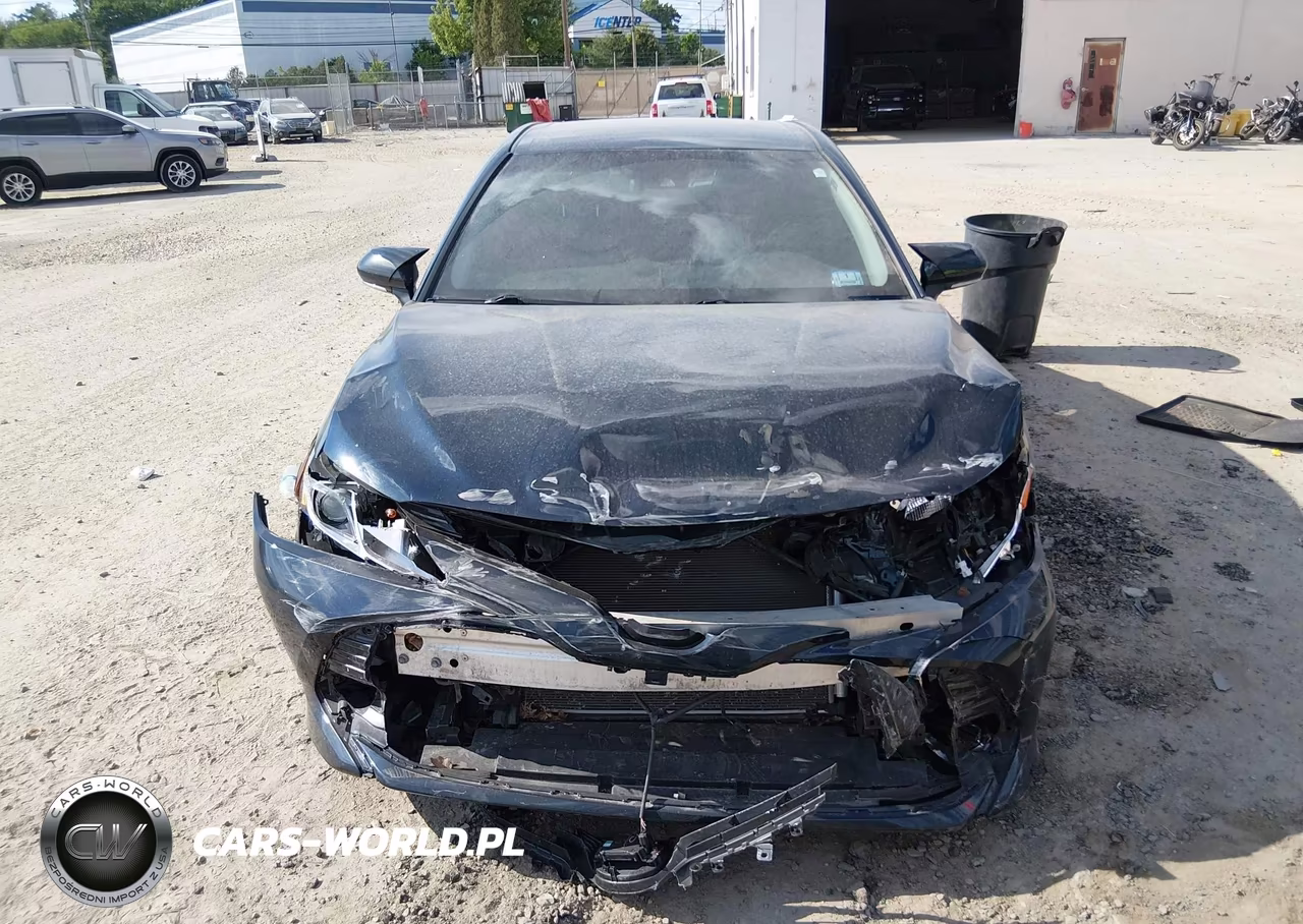 2018 Toyota Camry Le VIN:4T1B11HK1JU568152 - 12